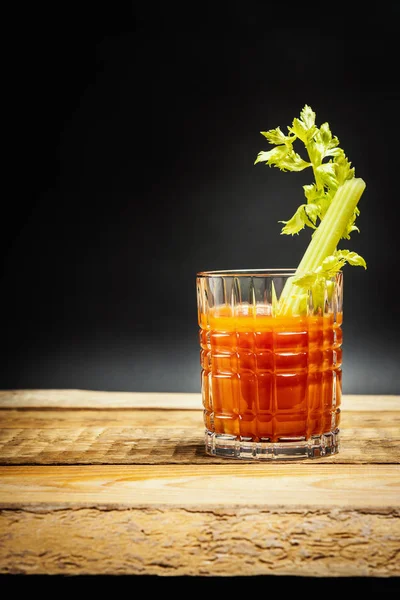 Saftiges Rotes Getränk Blutige Mary Mit Einem Stück Grünem Sellerie — Stockfoto