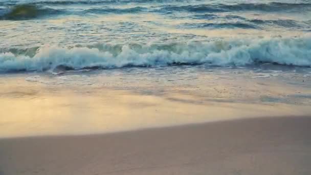 Ondas Marinhas Espumosas Durante Pôr Sol Verão — Vídeo de Stock