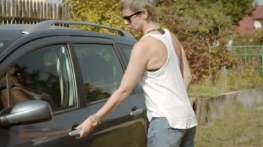 Télécharger gratuitement Images Bebe Mignon Drole Ouvre Porte Souriant Video Artaleks C 178632912 dernière salutations