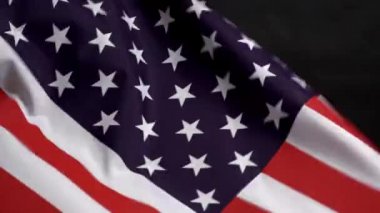 ABD bayrağı Amerika 'da bağımsızlık günü rüzgar sallayarak