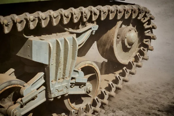 Bruco di un vecchio carro armato del tempo della seconda guerra mondiale — Foto Stock