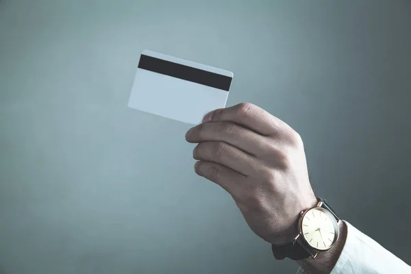 Mão Segurando Cartão Crédito Branco Marca Comercial — Fotografia de Stock