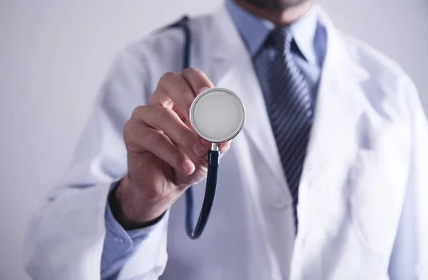 Arzt Mit Stethoskop Gesundes Und Medizinisches Konzept — Stockfoto
