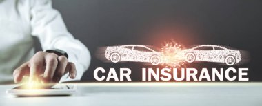 Adam tutarak iki araba kazası. Araba sigortası kavramı