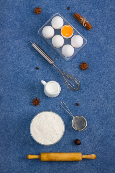 Baking Composition Eggs Yolk Cup Flour Milk Spices Cinnamon Anise — Stock Photo, Image