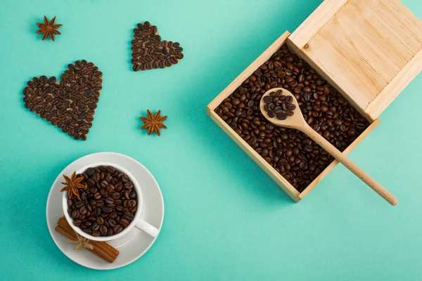 Xícara Sementes Café Canela Anis Café Formas Coração Caixa Madeira — Fotografia de Stock