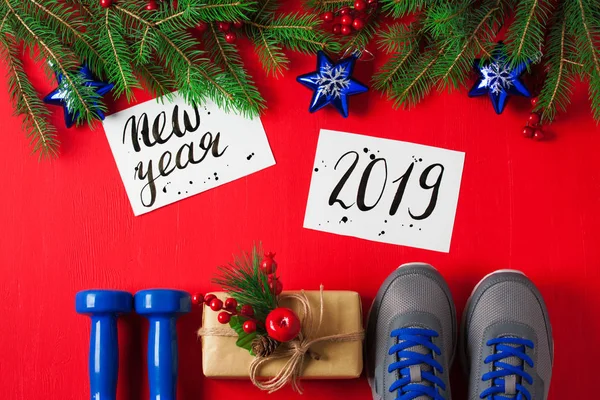 Karácsonyi Sport Lapos Feküdt Kék Kompozíció Súlyzók Cipők Ajándék Doboz Stock Kép