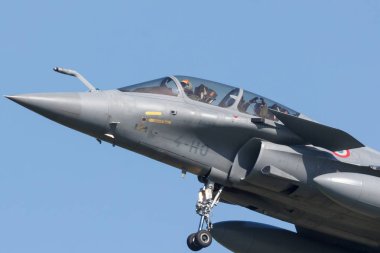 Leeuwarden, Hollanda 18 Nisan 2018: Bir Fransız Dassault Rafale