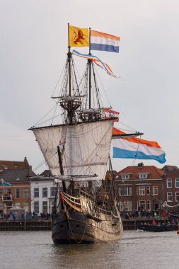 Kampen, Hollanda - 30 Mart 2018: Voc gemi De Halve Maen