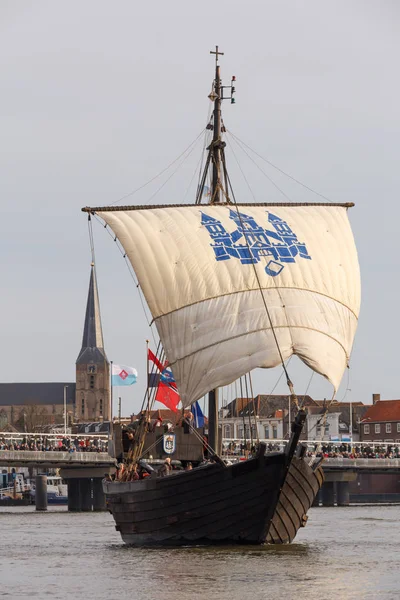 Kampen, Hollanda - 30 Mart 2018: Kampen Cog Düriye