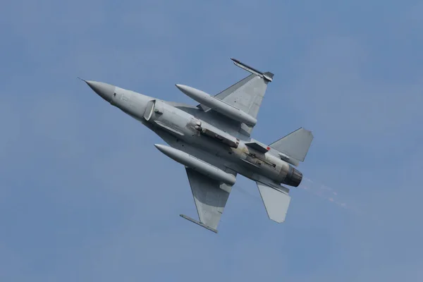 Leeuwarden, Países Baixos Abr 11 2016: An F-16 Fighting Falcon — Fotografia de Stock