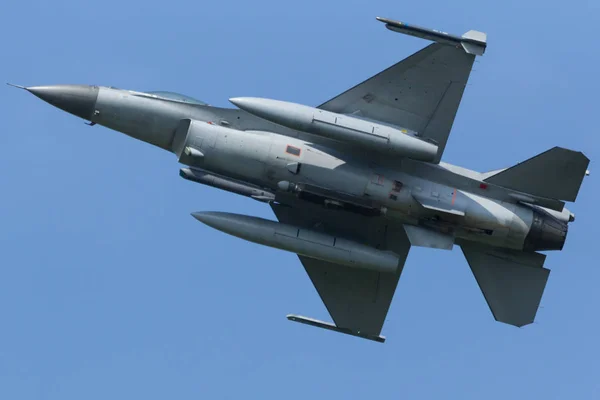 Leeuwarden Países Baixos Abril 2016 Falcão Combate Descolando Para Exercício — Fotografia de Stock