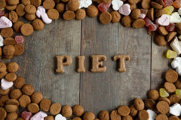 Dulces mixtos holandeses y pepernoten comidos durante la fiesta de Sinterklaas —  Fotos de Stock