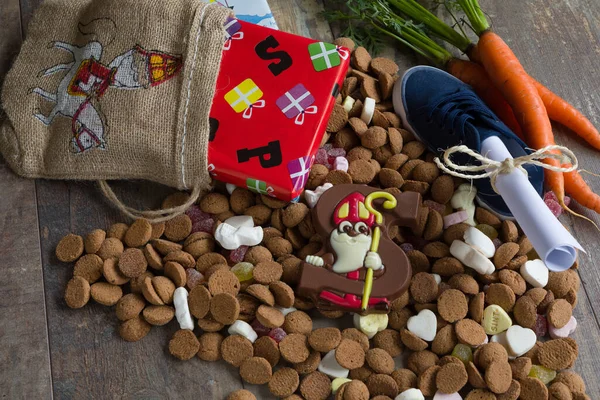 Doces Holandeses Chamado Pepernoten Comido Durante Festa Sinterklaas Lado Dele — Fotografia de Stock