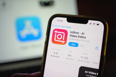 Roosendaal, Hollanda - 17 Eylül 2025: Uygulama Mağazası platformu içinde Inshot uygulamasını sunan telefon ekranı.