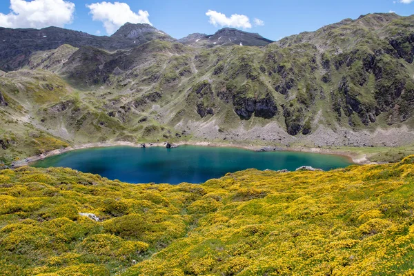 Increíble Agua Azul Calabazosa Lago Negro Parque Nacional Somiedo España — Foto de Stock