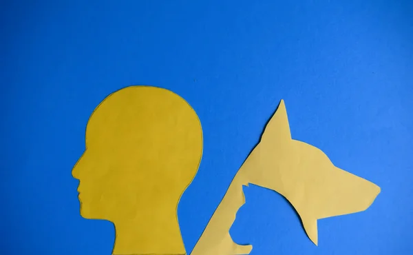 Bir Kişi ve Evcil Hayvanları Arasındaki Duygusal Bağ