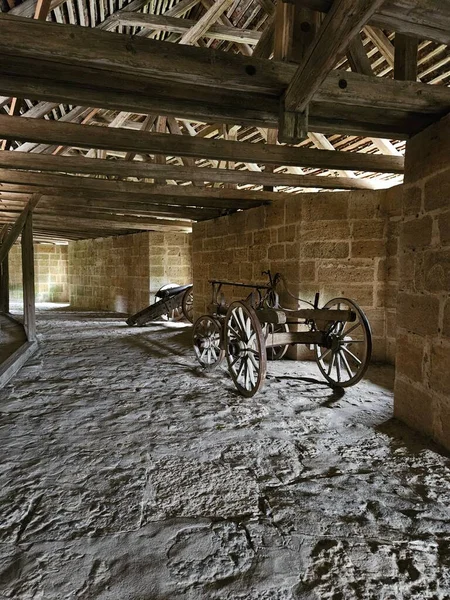 Almanya 'da terk edilmiş eski bir bina.