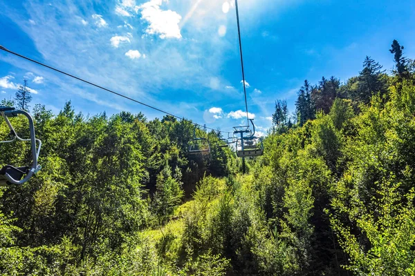 Dağlarda kayak kaldırma