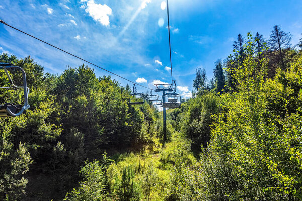 подъемник в горах