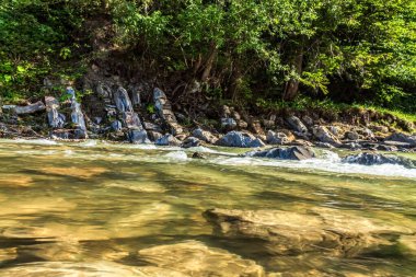 Tayland 'da ormandaki güzel nehir