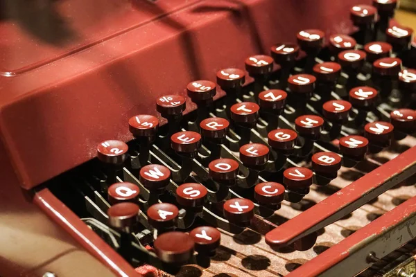 Vermelho Velho Retro Vintage Máquina Escrever Antiga — Fotografia de Stock