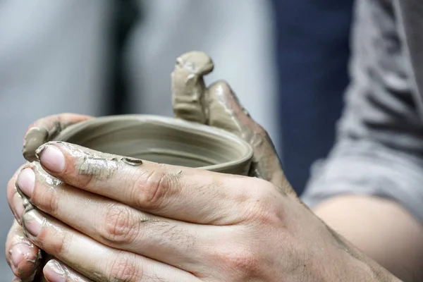 Ремісничі Руки Роблять Керамічну Майстерню Ручної Роботи Глини — стокове фото