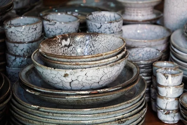 mavi beyaz mermer desen seramik porselen yemek tabakları yemekleri