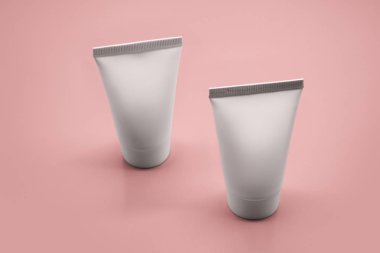 sıvı krem losyon Kozmetik Konteyner ambalaj mockup şablonu