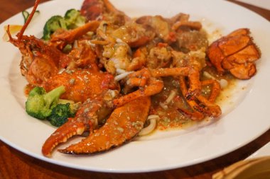 ıstakoz trüf mantar kırmızı sos Çin yemeği