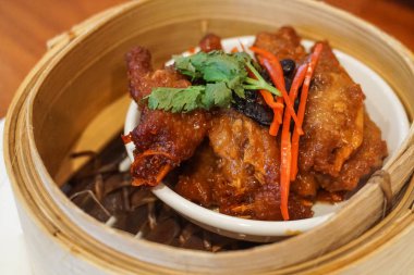 Çin usulü tavuk ayakları dim sum