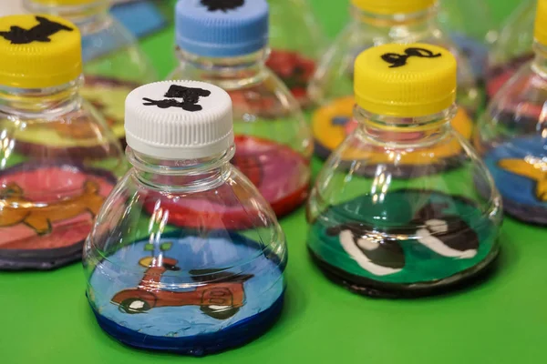 Sanat ve el sanatları tasarım çocuk oyuncakları geri dönüşüm malzemeleri