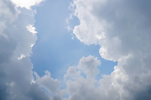 Μπλε Ουρανό Σύννεφα Ανατολή — Φωτογραφία Αρχείου