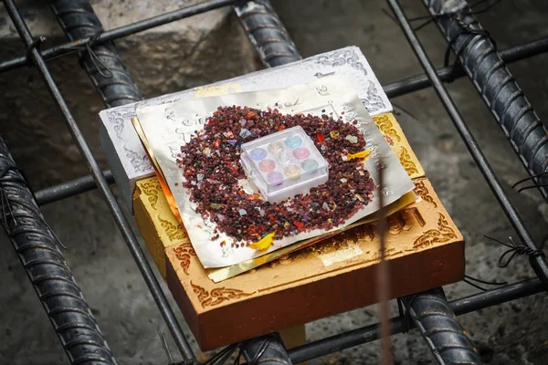 Heilige Voorwerpen Begraven Onder Grond Voor Geluk Thaise Brahmaan Ceremonie — Stockfoto