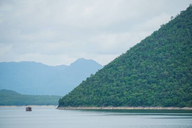 güzel göl nehir su dağ manzara sahne
