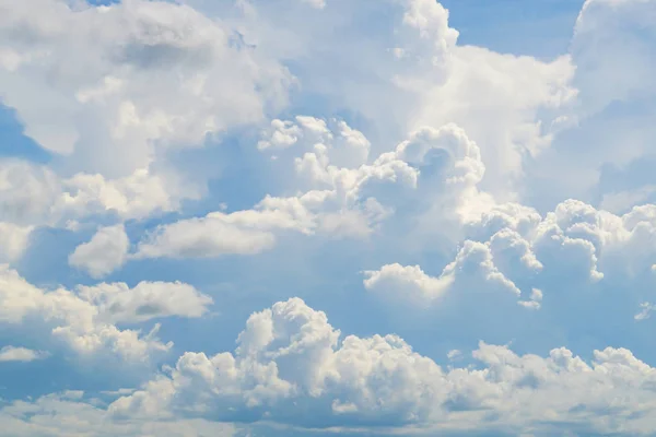 Cielo Azzurro Nuvoloso Sorgere Del Sole — Foto Stock