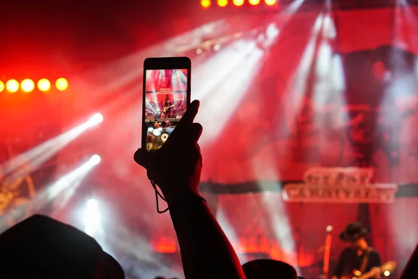 Konser Karnaval Gypsy Hugo Band Atas Panggung — Stok Foto