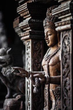 Tanrıça ağaç heykel heykeli, dış mimari, Doğruluk Sığınağı, Tayland