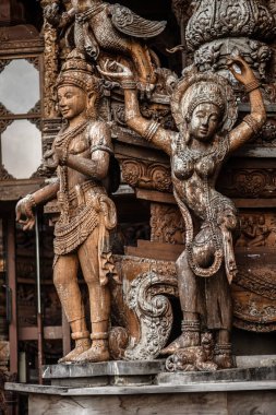 Tanrıça ağaç heykel heykeli, dış mimari, Doğruluk Sığınağı, Tayland