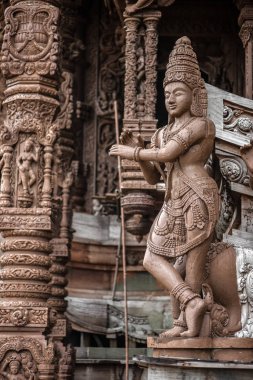 Tanrıça ağaç heykel heykeli, dış mimari, Doğruluk Sığınağı, Tayland