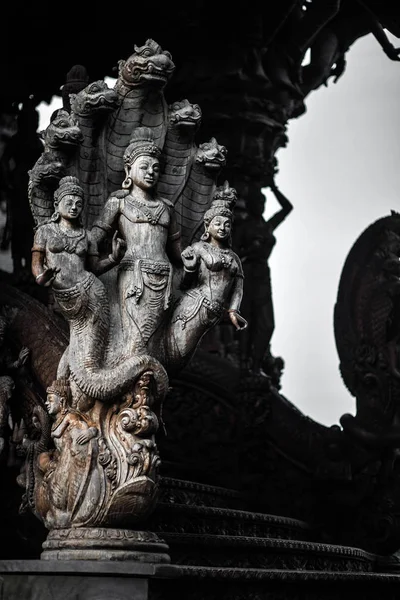 Divinità Scultura Legno Statua Architettura Esterna Santuario Della Verità Thailandia Immagine Stock