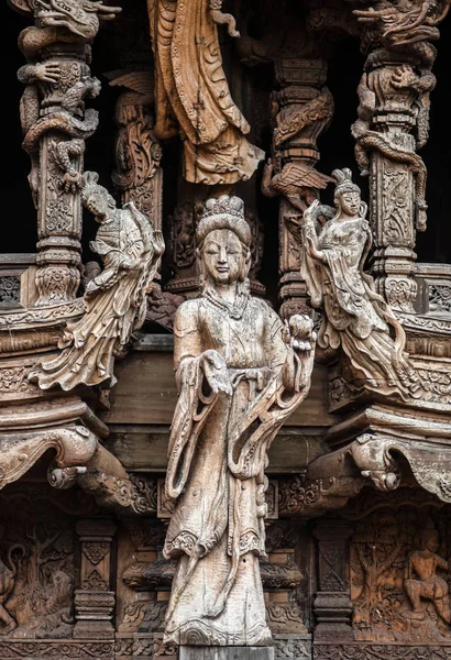 Deus Deusa Estátua Escultura Madeira Arquitetura Exterior Santuário Verdade Tailândia Imagem De Stock