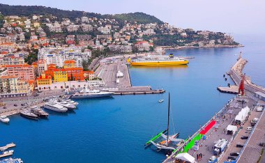 Castle Hill, Fransız Rivierası limandan (bağlantı noktası) görünümü. Nice, Cote d'Azur, Fransa