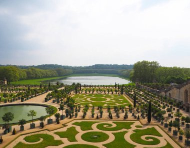 Versailles, Paris, Fransa - Mayıs 2017: Royal Palace Versailles ünlü bahçeleri
