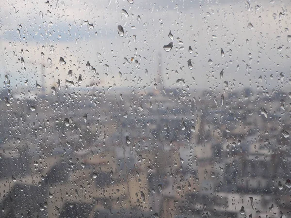 Verre Avec Gouttes Pluie Fond Urbain Flou Paris France — Photo