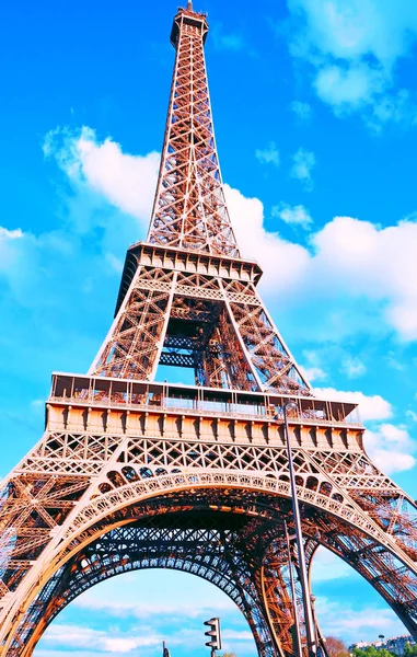 View Eiffel Tower Bright Sunny Day Famous Tourist Place — Stock Photo, Image