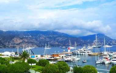 Saint-Jean-Saint-Jean-Cap-Ferrat, Fransa - Septembre 2016: Yatlar port Saint-Jean-Cap-Ferrat - resort ve komün Cote d'Azur promontory Provence-Alpes-Cote d'Azur, Fransa yılında Fransa'nın Güneydoğu '