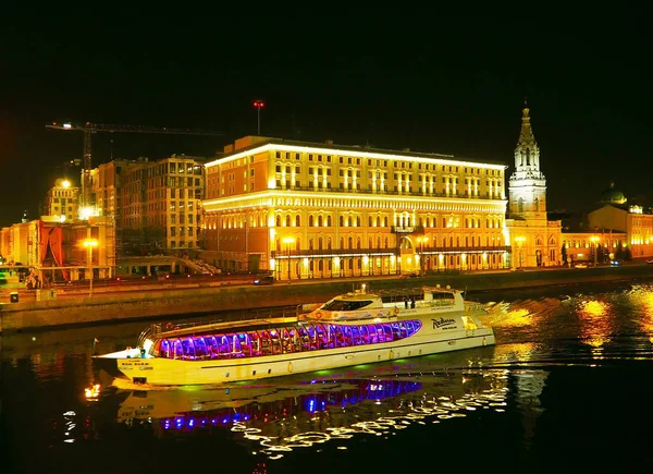 Moscow Rússia Novembro 2017 Yacht Flotilla Radisson Noite Rio Moscou — Fotografia de Stock