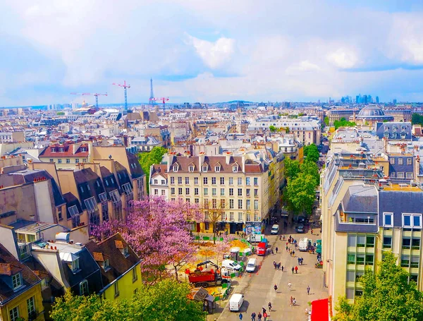 パリの春の地平線の上の美しい建物の空中シティビュー フランスのエッフェル塔 ビジネス センター デファンス アーキテクチャのビュー — ストック写真