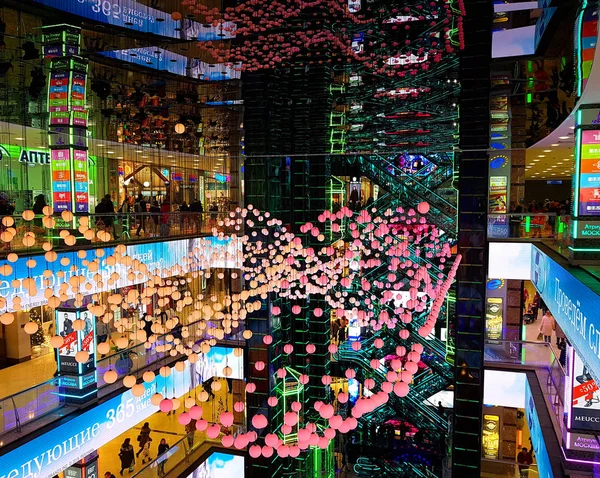 Moskova, Rusya, Ocak 2019: Moskova alışveriş merkezi Avrupa alışveriş, tatil, yeni yıl merkezi tasarımı. Noel için hazırlık